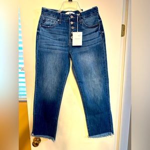 KanCan jeans NWT. Size 7/27. Straight leg, frayed at bottom.